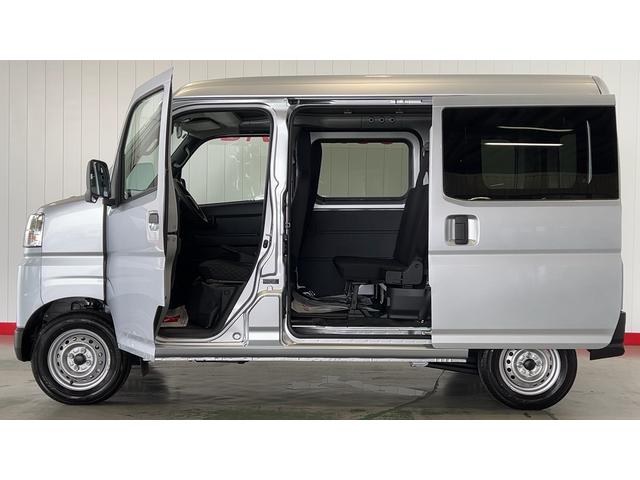 ハイゼットカーゴデラックスキーレスエントリー　アイドリングストップ　ＣＶＴ　エアコン　パワステ　運転席＆助手席パワーウインドウ　ＡＭ／ＦＭラジオ　衝突被害軽減システム（茨城県）の中古車