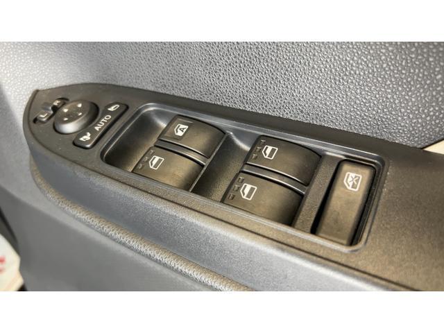 タントＸＬＥＤヘッドランプ　アイドリングストップ　左側パワースライドドア　オートエアコン　シートヒーター　スマートキー　衝突被害軽減システム　横滑り防止機構（茨城県）の中古車