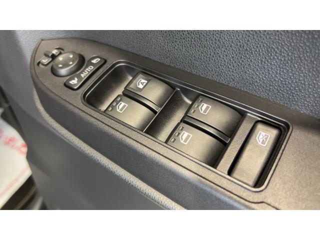 タントカスタムＸアイドリングストップ　ＬＥＤヘッドランプ　両側パワースライドドア　オートエアコン　シートヒーター　スマートキー　１４インチアルミホイール　衝突被害軽減システム（茨城県）の中古車