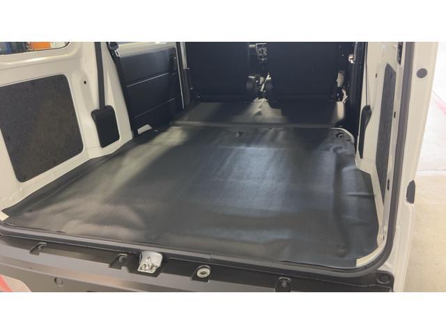 ハイゼットカーゴデラックスアイドリングストップ　キーレスエントリー　ＣＶＴ　エアコン　パワステ　運転席＆助手席パワーウインドウ　ＡＭ／ＦＭラジオ　衝突被害軽減システム（茨城県）の中古車