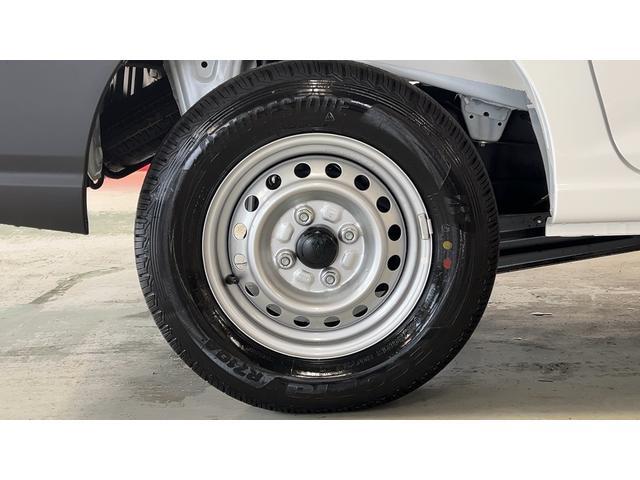 ハイゼットカーゴデラックスアイドリングストップ　キーレスエントリー　ＣＶＴ　エアコン　パワステ　運転席＆助手席パワーウインドウ　ＡＭ／ＦＭラジオ　衝突被害軽減システム（茨城県）の中古車