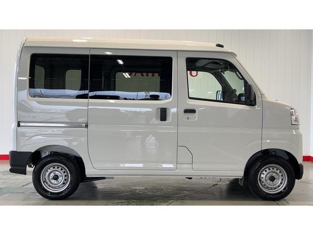 ハイゼットカーゴデラックスアイドリングストップ　キーレスエントリー　ＣＶＴ　エアコン　パワステ　運転席＆助手席パワーウインドウ　ＡＭ／ＦＭラジオ　衝突被害軽減システム（茨城県）の中古車