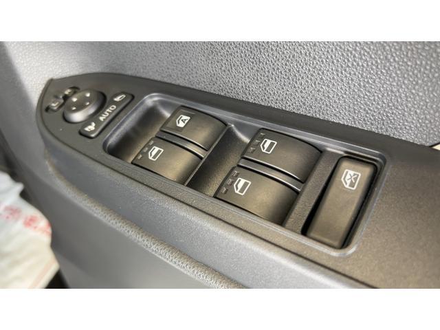 タントＸＬＥＤヘッドランプ　アイドリングストップ　左側パワースライドドア　オートエアコン　シートヒーター　スマートキー　衝突被害軽減システム　横滑り防止機構（茨城県）の中古車