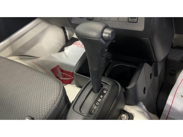 ハイゼットトラックスタンダード　４ＷＤ４速オートマ　エアコン　パワステ　ＡＭ／ＦＭラジオ（茨城県）の中古車
