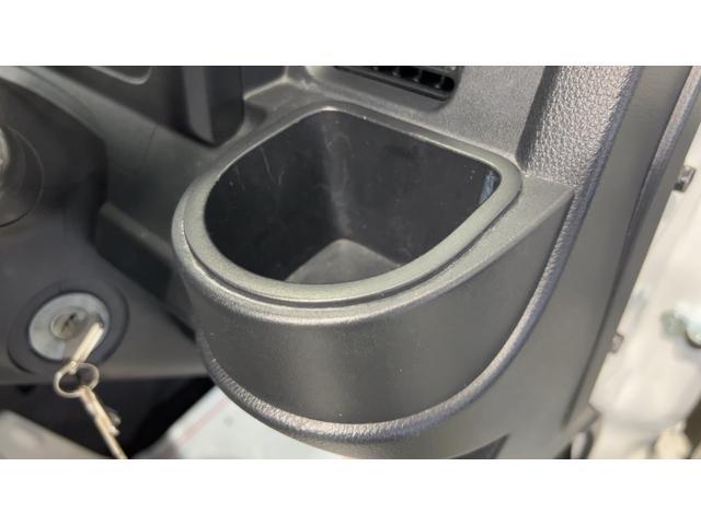 ハイゼットトラックスタンダード　４ＷＤ４速オートマ　エアコン　パワステ　ＡＭ／ＦＭラジオ（茨城県）の中古車