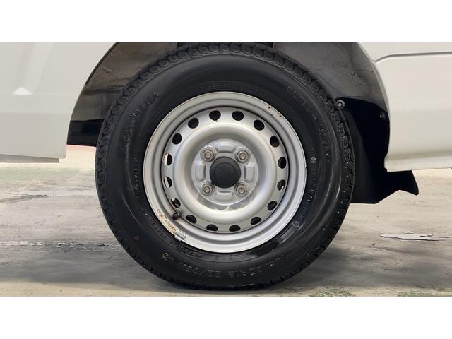 ハイゼットトラックスタンダード　４ＷＤ４速オートマ　エアコン　パワステ　ＡＭ／ＦＭラジオ（茨城県）の中古車
