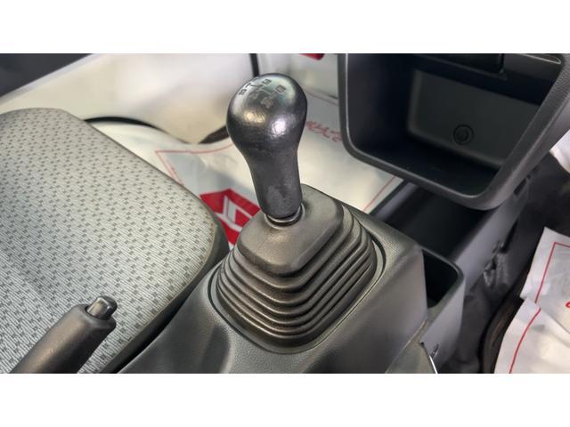 キャリイトラックＫＣパワステ農繁仕様　４ＷＤ５速マニュアル　エアコン　パワステ　ＡＭ／ＦＭラジオ　荷台ランプ（茨城県）の中古車