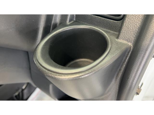 キャリイトラックＫＣパワステ農繁仕様　４ＷＤ５速マニュアル　エアコン　パワステ　ＡＭ／ＦＭラジオ　荷台ランプ（茨城県）の中古車
