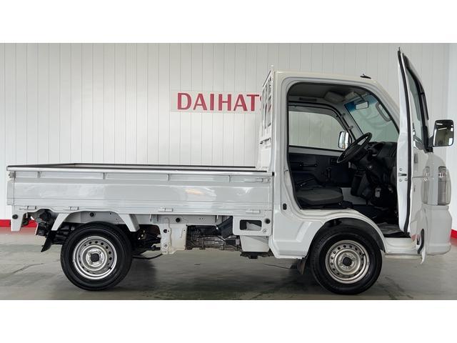 キャリイトラックＫＣパワステ農繁仕様　４ＷＤ５速マニュアル　エアコン　パワステ　ＡＭ／ＦＭラジオ　荷台ランプ（茨城県）の中古車