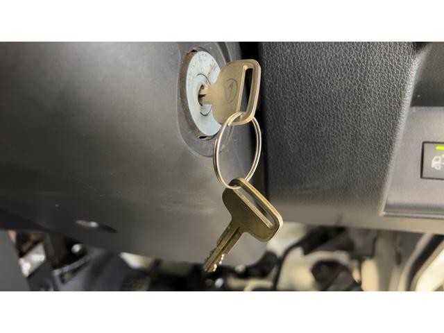ハイゼットトラックスタンダード　農用スペシャル　４ＷＤ５速マニュアル　アイドリングストップ　エアコン　パワステ　ＡＭ／ＦＭラジオ　衝突被害軽減システム　センターデフロック　作業灯（茨城県）の中古車