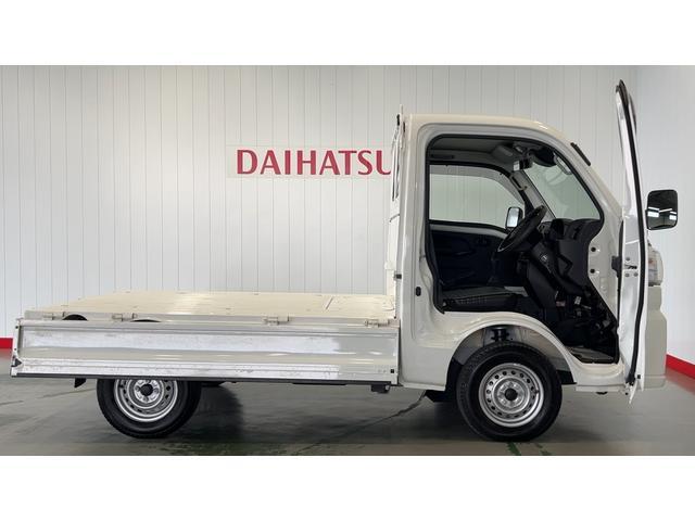 ハイゼットトラックスタンダード　４ＷＤ５速マニュアル　エアコン　パワステ　アイドリングストップ　ＡＭ／ＦＭラジオ　衝突被害軽減システム（茨城県）の中古車