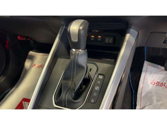 ロッキープレミアムＧ　ＨＥＶ純正９インチナビ　ドラレコ　パノラマモニター　ＬＥＤヘッドランプ　クルーズコントロール　オートエアコン　シートヒーター　スマートキー　１７インチアルミホイール　衝突被害軽減システム（茨城県）の中古車