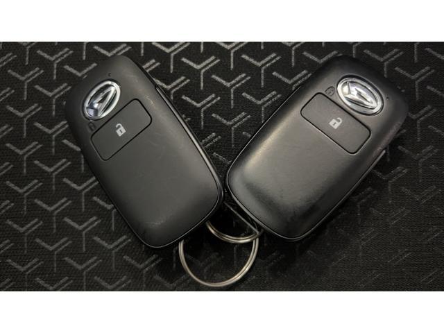 ロッキープレミアムＧ　ＨＥＶ純正９インチナビ　ドラレコ　パノラマモニター　ＬＥＤヘッドランプ　クルーズコントロール　オートエアコン　シートヒーター　スマートキー　１７インチアルミホイール　衝突被害軽減システム（茨城県）の中古車