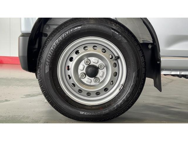 ハイゼットカーゴデラックスアイドリングストップ　キーレスエントリー　ＣＶＴ　エアコン　パワステ　運転席＆助手席パワーウインドウ　ＡＭ／ＦＭラジオ　衝突被害軽減システム（茨城県）の中古車