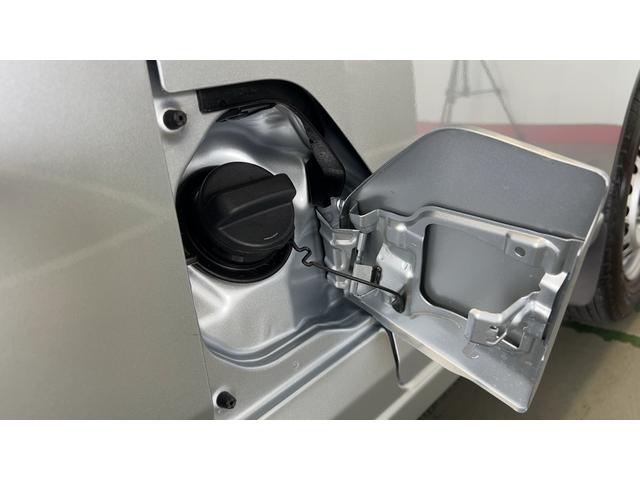 ハイゼットカーゴデラックスアイドリングストップ　キーレスエントリー　ＣＶＴ　エアコン　パワステ　運転席＆助手席パワーウインドウ　ＡＭ／ＦＭラジオ　衝突被害軽減システム（茨城県）の中古車