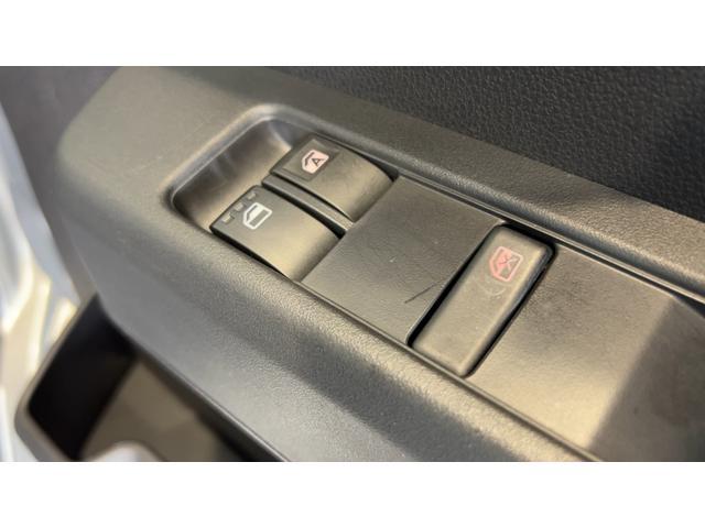 ハイゼットカーゴデラックスアイドリングストップ　キーレスエントリー　ＣＶＴ　エアコン　パワステ　運転席＆助手席パワーウインドウ　ＡＭ／ＦＭラジオ　衝突被害軽減システム（茨城県）の中古車