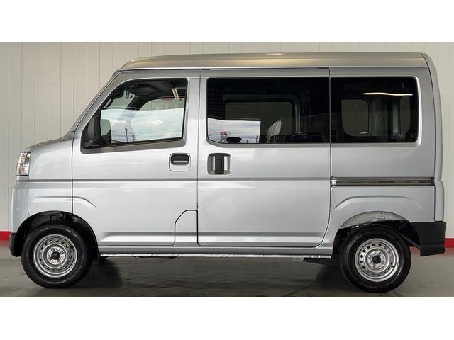 ハイゼットカーゴデラックスアイドリングストップ　キーレスエントリー　ＣＶＴ　エアコン　パワステ　運転席＆助手席パワーウインドウ　ＡＭ／ＦＭラジオ　衝突被害軽減システム（茨城県）の中古車