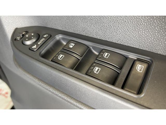 タントＸＬＥＤヘッドランプ　アイドリングストップ　左側パワースライドドア　オートエアコン　シートヒーター　スマートキー　衝突被害軽減システム　横滑り防止機構（茨城県）の中古車