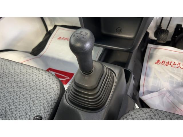 キャリイトラックＫＣエアコン・パワステ農繁仕様５速マニュアル　センターデフロック　荷台ランプ　ＣＤオーディオ（茨城県）の中古車