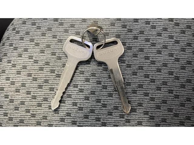 キャリイトラックＫＣエアコン・パワステ農繁仕様５速マニュアル　センターデフロック　荷台ランプ　ＣＤオーディオ（茨城県）の中古車