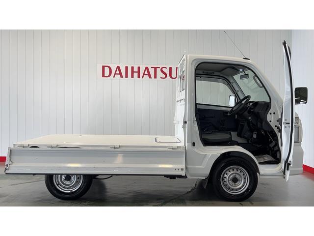 キャリイトラックＫＣエアコン・パワステ農繁仕様５速マニュアル　センターデフロック　荷台ランプ　ＣＤオーディオ（茨城県）の中古車