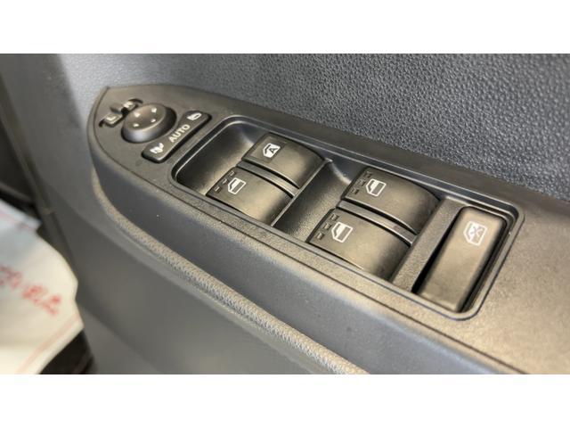 タントＸアイドリングストップ　ＬＥＤヘッドランプ　左側パワースライドドア　オートエアコン　シートヒーター　スマートキー　衝突被害軽減システム　横滑り防止機構（茨城県）の中古車
