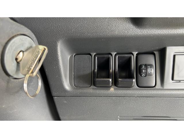 ハイゼットトラックエアコン・パワステ　スペシャル５速マニュアル　ＡＭ／ＦＭラジオ（茨城県）の中古車