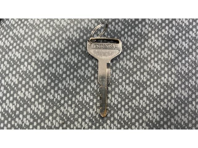 ハイゼットトラックエアコン・パワステ　スペシャル５速マニュアル　ＡＭ／ＦＭラジオ（茨城県）の中古車