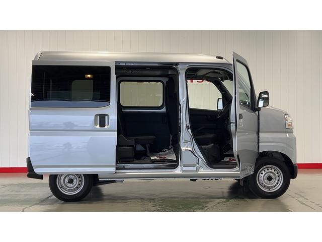 ハイゼットカーゴデラックスＣＶＴ　キーレスエントリー　アイドリングストップ　ＡＭ／ＦＭラジオ　衝突被害軽減システム　エアコン　パワステ　運転席＆助手席パワーウインドウ（茨城県）の中古車