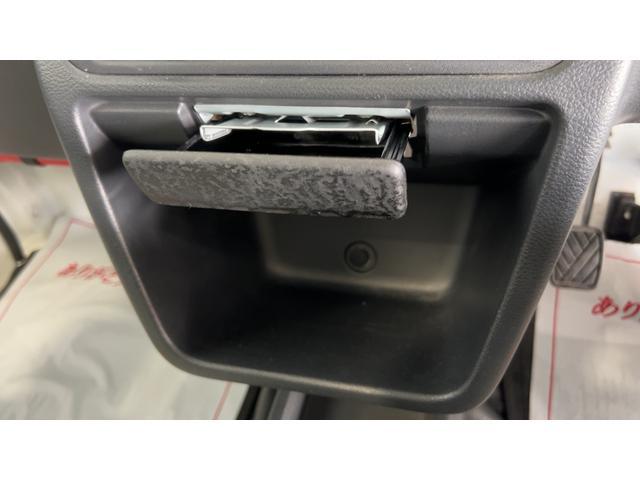 キャリイトラックＫＣエアコン・パワステ農繁仕様　４ＷＤ５速マニュアル　センターデフロック　荷台ランプ　ＡＭ／ＦＭラジオ（茨城県）の中古車