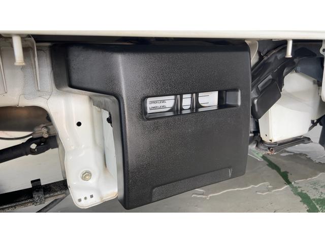 キャリイトラックＫＣエアコン・パワステ農繁仕様　４ＷＤ５速マニュアル　センターデフロック　荷台ランプ　ＡＭ／ＦＭラジオ（茨城県）の中古車