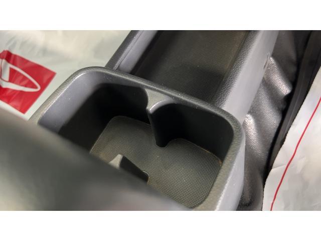 キャリイトラックＫＣエアコン・パワステ農繁仕様　４ＷＤ５速マニュアル　センターデフロック　荷台ランプ　ＡＭ／ＦＭラジオ（茨城県）の中古車