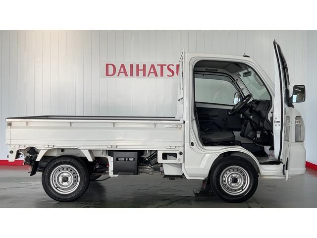 キャリイトラックＫＣエアコン・パワステ農繁仕様　４ＷＤ５速マニュアル　センターデフロック　荷台ランプ　ＡＭ／ＦＭラジオ（茨城県）の中古車