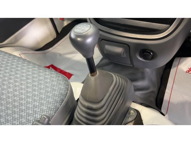 ハイゼットトラックエアコン・パワステスペシャルＶＳ　４ＷＤ５速マニュアル　ＡＭ／ＦＭラジオ　エアコン　パワステ（茨城県）の中古車