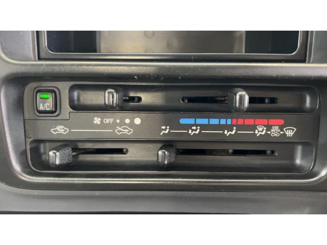 ハイゼットトラックエアコン・パワステスペシャルＶＳ　４ＷＤ５速マニュアル　ＡＭ／ＦＭラジオ　エアコン　パワステ（茨城県）の中古車