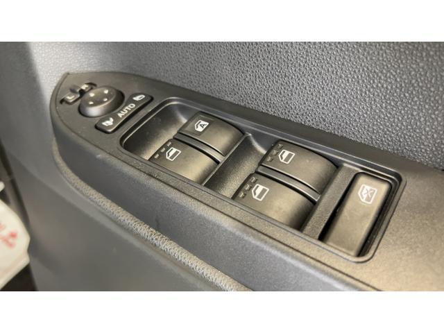 タントＸＬＥＤヘッドランプ　アイドリングストップ　左側パワースライドドア　オートエアコン　スマートキー　シートヒーター　電動格納式ドアミラー　衝突被害軽減システム（茨城県）の中古車