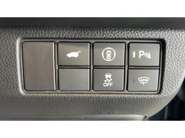 ヴェゼルｅ：ＨＥＶ　Ｚ純正ナビ　ドラレコ　バックカメラ　ＬＥＤヘッドランプ　１８インチアルミホイール　オートエアコン　シートヒーター　スマートキー　衝突被害軽減システム　クルーズコントロール（茨城県）の中古車