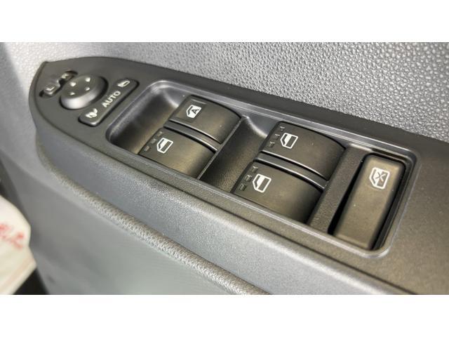 タントＸアイドリングストップ　ＬＥＤヘッドランプ　左側パワースライドドア　オートエアコン　シートヒーター　スマートキー　衝突被害軽減システム　横滑り防止機構（茨城県）の中古車