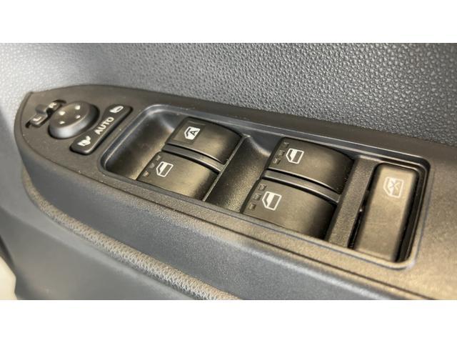 タントＸ　エコアイドル非装着車純正ナビ　バックカメラ　ＬＥＤヘッドランプ　左側パワースライドドア　オートエアコン　シートヒーター　スマートキー　衝突被害軽減システム　電動格納式ドアミラー（茨城県）の中古車