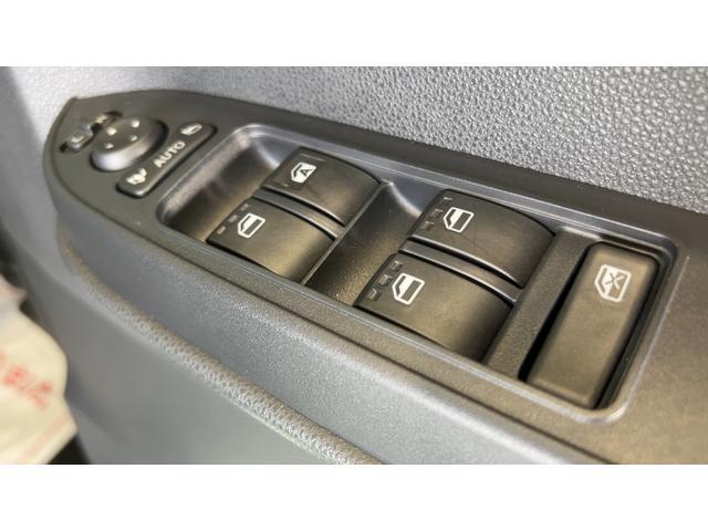 タントＸＬＥＤヘッドランプ　左側パワースライドドア　アイドリングストップ　オートエアコン　シートヒーター　スマートキー　衝突被害軽減システム　横滑り防止機構（茨城県）の中古車