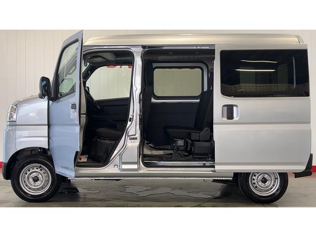 ハイゼットカーゴデラックスアイドリングストップ　キーレスエントリー　ＣＶＴ　衝突被害軽減システム　エアコン　パワステ　運転席＆助手席パワーウインドウ　ＡＭ／ＦＭラジオ（茨城県）の中古車