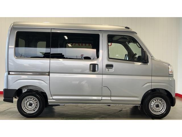 ハイゼットカーゴデラックスアイドリングストップ　キーレスエントリー　ＣＶＴ　衝突被害軽減システム　エアコン　パワステ　運転席＆助手席パワーウインドウ　ＡＭ／ＦＭラジオ（茨城県）の中古車