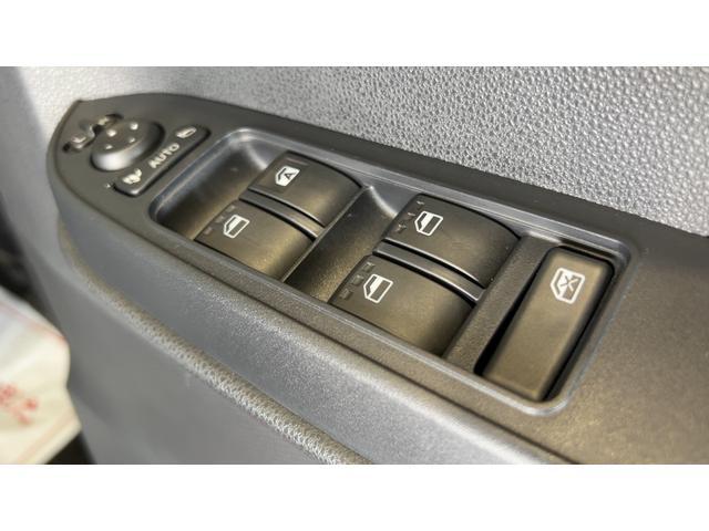 タントＸアイドリングストップ　ＬＥＤヘッドランプ　左側パワースライドドア　オートエアコン　シートヒーター　スマートキー　電動格納式ドアミラー　衝突被害軽減システム　横滑り防止機構（茨城県）の中古車