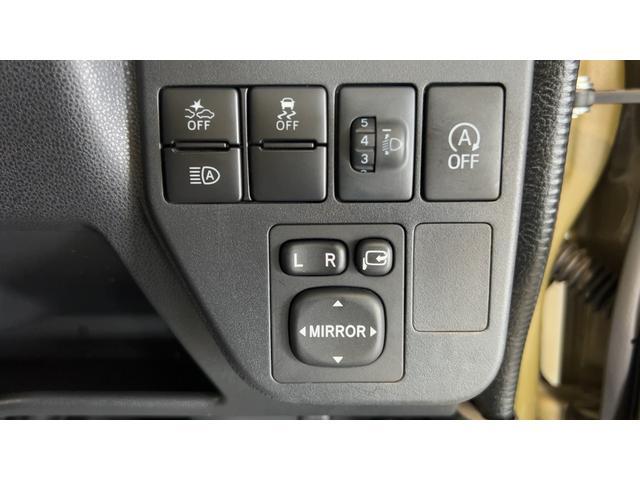ハイゼットカーゴデッキバンＧ　ＳＡIII　４ＷＤ社外ナビ　４速オートマ　キーレスエントリー　ＬＥＤヘッドランプ　アイドリングストップ　社外アルミホイール　電動格納式ドアミラー　衝突被害軽減システム（茨城県）の中古車