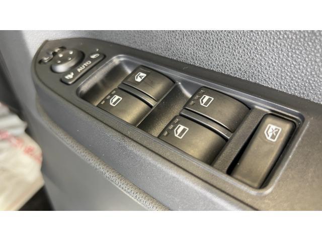 タントＸアイドリングストップ　ＬＥＤヘッドランプ　左側パワースライドドア　オートエアコン　シートヒーター　スマートキー　衝突被害軽減システム　横滑り防止機構（茨城県）の中古車