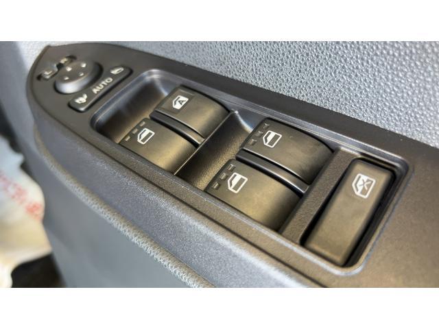 タントファンクロス両側パワースライドドア　オートエアコン　アイドリングストップ　ＬＥＤヘッドランプ　シートヒーター　スマートキー　１４インチアルミホイール　電動格納式ドアミラー　衝突被害軽減システム（茨城県）の中古車