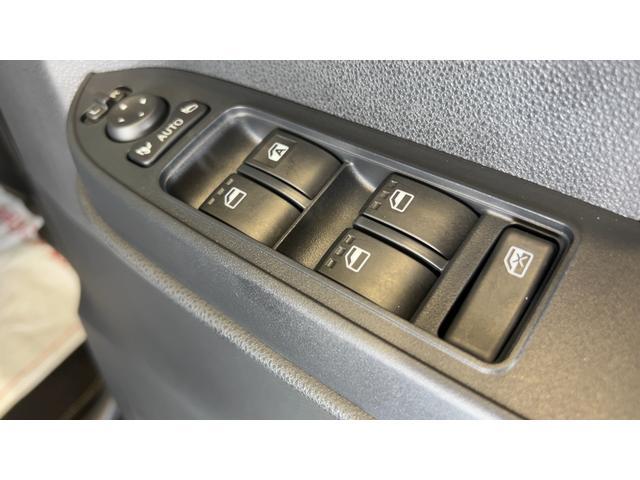 タントＸＬＥＤヘッドランプ　アイドリングストップ　左側パワースライドドア　オートエアコン　スマートキー　シートヒーター　電動格納式ドアミラー　衝突被害軽減システム（茨城県）の中古車