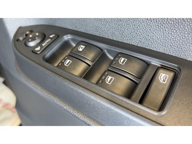 タントＸアイドリングストップ　ＬＥＤヘッドランプ　左側パワースライドドア　オートエアコン　シートヒーター　スマートキー　衝突被害軽減システム　横滑り防止機構（茨城県）の中古車