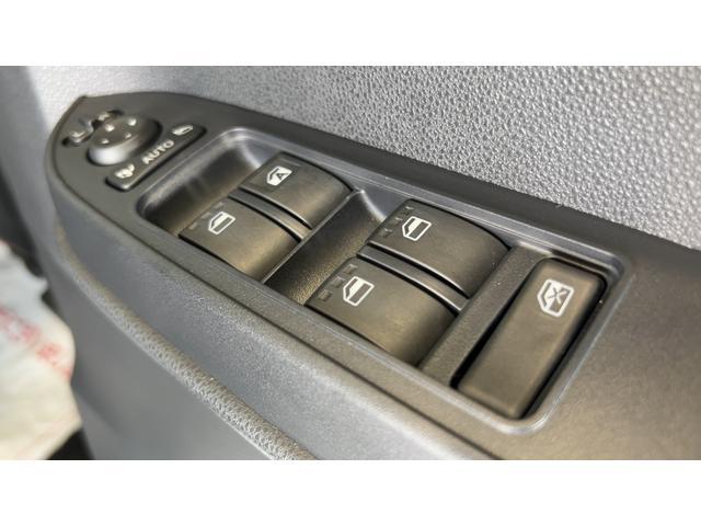 タントＸアイドリングストップ　ＬＥＤヘッドランプ　左側パワースライドドア　オートエアコン　シートヒーター　スマートキー　衝突被害軽減システム　横滑り防止機構（茨城県）の中古車