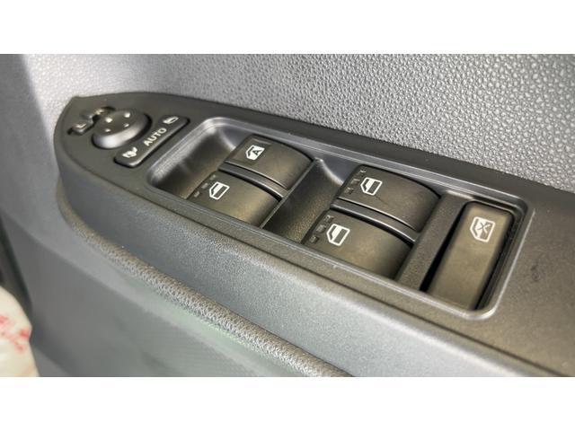 タントＸアイドリングストップ　ＬＥＤヘッドランプ　左側パワースライドドア　オートエアコン　シートヒーター　スマートキー　衝突被害軽減システム　横滑り防止機構（茨城県）の中古車